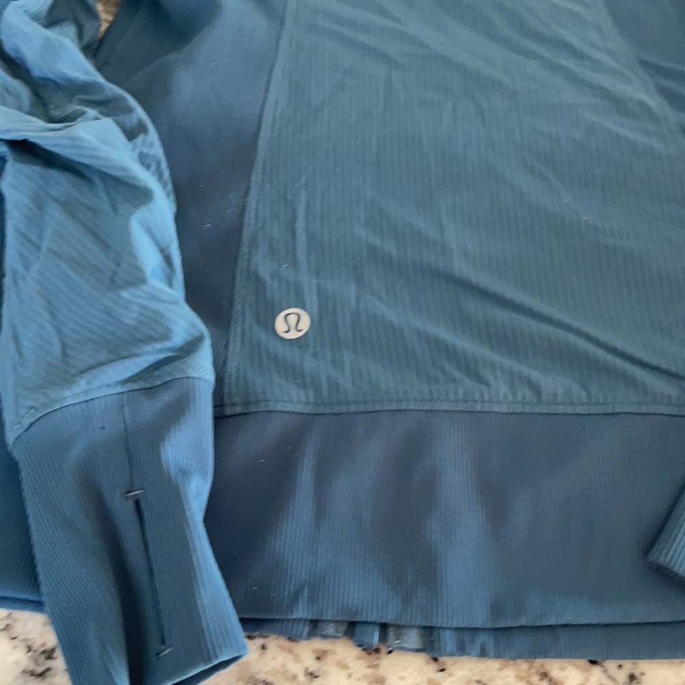 Lululemon jacket - Picture 5 of 6